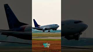 Sriwijaya Air Landing Oleng [upl. by Hemetaf]