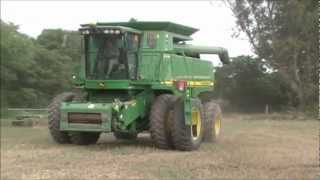 Cosecha de trigo  Wheat harvest  Argentina 2011 John Deere 9750STS [upl. by Destinee]