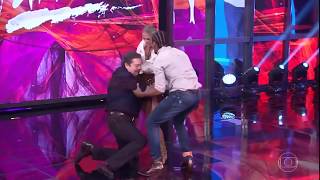 Faustão caindo Apos Abraço De Adriane Galisteu EM HD [upl. by Ylyl]