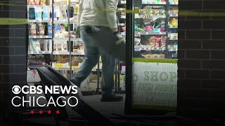 Thieves drag ATM out of grocery store on Chicagos north lakefront [upl. by Atimad587]