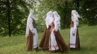 Lithuanian folk glee  Kupiškio sutartinės  Gegutyta sodi sodely kukovo Kupkėmis [upl. by Tori965]