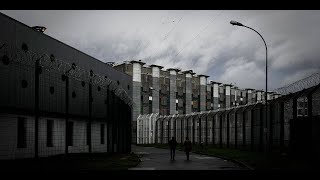 FleuryMérogis  comment mieux prévenir les suicides en prison [upl. by Nnaeirb]