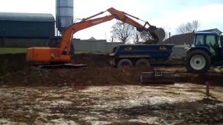 Hitachi ex 1205 at work with a new holland and ford [upl. by Benenson]