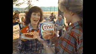 1984 Crisco quotLoretta Lynn Harvesting makes this crowd hungryquot TV Commercial [upl. by Nomyar]