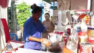 Thai Street Vendor Iced Tea and Coffee Drinks [upl. by Efeek]