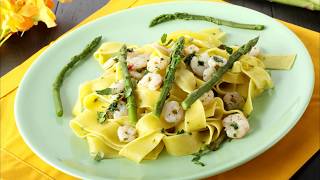 Recette  Tagliatelles aux asperges et crevettes [upl. by Salguod462]