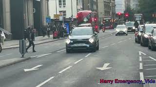 Covert Metropolitan Police Vehicles Responding in Aldgate East [upl. by Mcspadden]