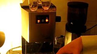 How to brew perfect espresso with Gaggia Classic and bottomless portafilter [upl. by Irv561]