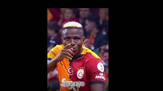 Yine bir müthiş orta ve mükemmel bir kafa golü galatasaray [upl. by Womack]