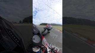 Harter fight mit dominikrubin43 amp ghilardimichael am Schleizer Dreieck 😮 honda superbike [upl. by Ydac]