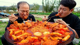 닭볶음탕 떡 어묵 고구마 사리에 수제비까지 넣은 솥뚜껑 닭볶음탕 Braised Spicy Chicken 요리amp먹방  Mukbang eating show [upl. by Bullough]