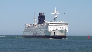 Fährschiff Kronprins Frederik  Einfahrt RostockWarnemünde [upl. by Xet697]