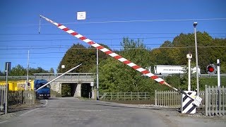 Spoorwegovergang San Pietro in Gù I  Railroad crossing  Passaggio a livello [upl. by Glenine]