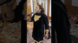 Singer Fancy dancer Wal hoo kariekashmirisongs kashmiriweddingsviralvideos weddingvibesytduet [upl. by Raab949]