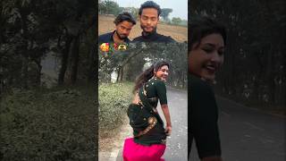 सड़क पर ख़तरनाक डान्स dancechallenge dance viralgirl viralvideo वायरलdance वायरलsongenjoylife [upl. by Tanhya839]