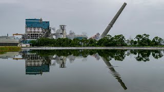 Watch Florida Power amp Light implode its coalfired power plant in Indiantown [upl. by Ibot]