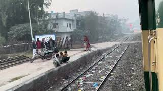 42DN Karakoram Express Passing Badami Bagh River Ravi and Shahdara Junction in one flow [upl. by Etana]