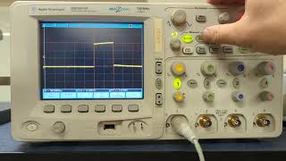 ECED Lab  Agilent MSO6014A Cursor amp Auto Measurement Setup [upl. by Jermyn348]