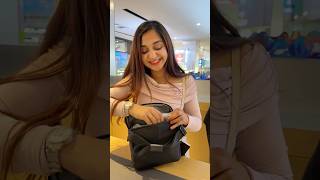 Pehli Anniversary mai Mila ye Gift 🎁😍 shorts trendingshorts minivlog viral meghachaube [upl. by Wsan]