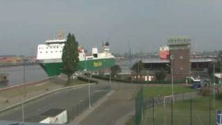 MS quotESTRADENquot in der Nordschleuse in BREMERHAVEN [upl. by Aprilette464]