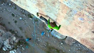 Arnaud Petit grimpe quotBlack Beanquot sur coinceurs 8b à Ceüse [upl. by Leitao]