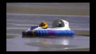 hovercraft aerodeslizador anfibio sobre agua y arena [upl. by Gram]