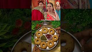 Gopi bahu🍒Making Medu Vada🥯 shorts viralvideo gopibahu sathnibhanasathiya [upl. by Arrais223]