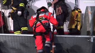 Feuerwehrübung Löschzug 10 und 11 inkl Höhenrettung  Siegen  11102013 [upl. by Acul]