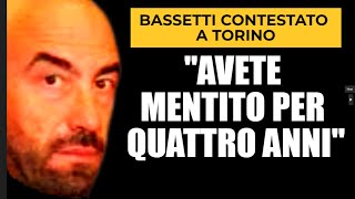 TORINO BASSETTI CONTESTATO DURANTE LA PRESENTAZIONE DEL SUO LIBRO [upl. by Atselec]