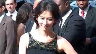 林志玲 Lin Chi Ling Zhi à Paris Fashion Week le 2 juillet 2013 au défilé Chanel [upl. by Kandy770]