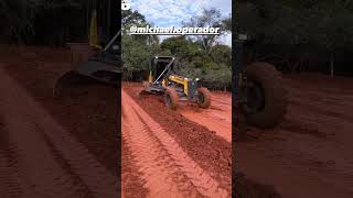 motoniveladora New Holland RG140B cortando barranco [upl. by Fasta]