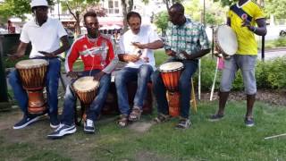 La cuillère musicale canadienne rencontre le Djembé camerounais à Drummondville [upl. by Ainezey]