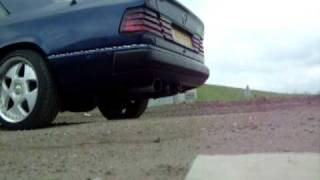 MERCEDES C124 300 turbo diesel uitlaat geluid exhaust sound [upl. by Aitsirhc]