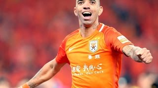 HIGHLIGHTS Shandong Luneng 21 Guangzhou Evergrande 塔神回归首秀献绝杀 泰山队七年首胜恒大 CSL2017 [upl. by Akira]