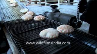 Amazing Chapatimaking machine at Golden Temple India [upl. by Weyermann606]