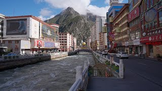 4K Beautiful county town in western Sichuan China Walking tour of Kangding [upl. by Riva]