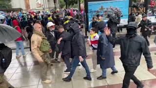 Спецназ разгоняет и задерживает протестующих в Тбилиси против закона об иностранных агентах [upl. by Tennies353]