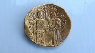 Medieval gold coin unearthed in ruined fortress in Bulgaria may depict Byzantine emperor [upl. by Kancler481]