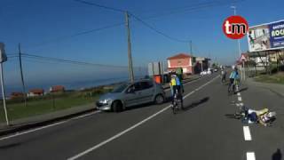 Pillan ‘in fraganti’ a un conductor que se dio a la fuga tras tirar a un ciclista en Oia [upl. by Atinob]