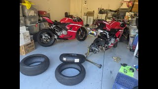 S08E40 2024 Ducati Panigale V2 How to Change Rear Tire and torn Sidewall issue on new diablo Roso [upl. by Alicsirp]