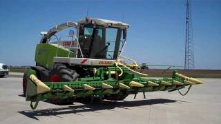 Krone® EasyCollect 7500 10row turning on a Claas® 900 [upl. by Tallula358]