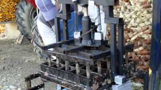 Briquette press 25 briquette in 1 minute [upl. by Eenalem]