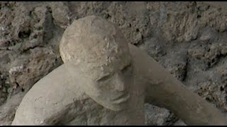 Pompeii 1day Tour  What to see in Italys Roman ruins  Minidocumentary [upl. by Snilloc]