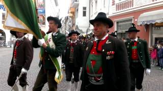 Bundesversammlung Südtiroler Schützenbund 2014 Marsch durch Bozen [upl. by Oderfodog]