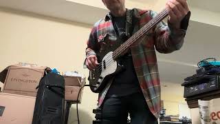 78 Musicmaster Bass with a Fleor Alnico 5 Hotrail Humbucker 12K ohms [upl. by Idnek907]