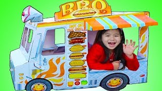 Jannie Pretend Play with GIANT BBQ Food amp Ice Cream Truck [upl. by Nitza]