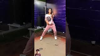 Lach lach song dance dance janhvidubey bhojpuri janvidubeysong janhvisinghdancerjanvitiwari [upl. by Enimzzaj]