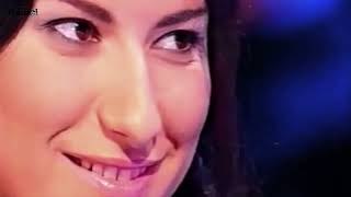 Laura Pausini  Unemergenza damore live  Domenica In 1998 [upl. by Everson]