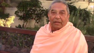 How do we become unattached —Swami Sarvadevananda [upl. by Yelhak404]