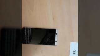 Blackberry Keyone change screen [upl. by Born883]